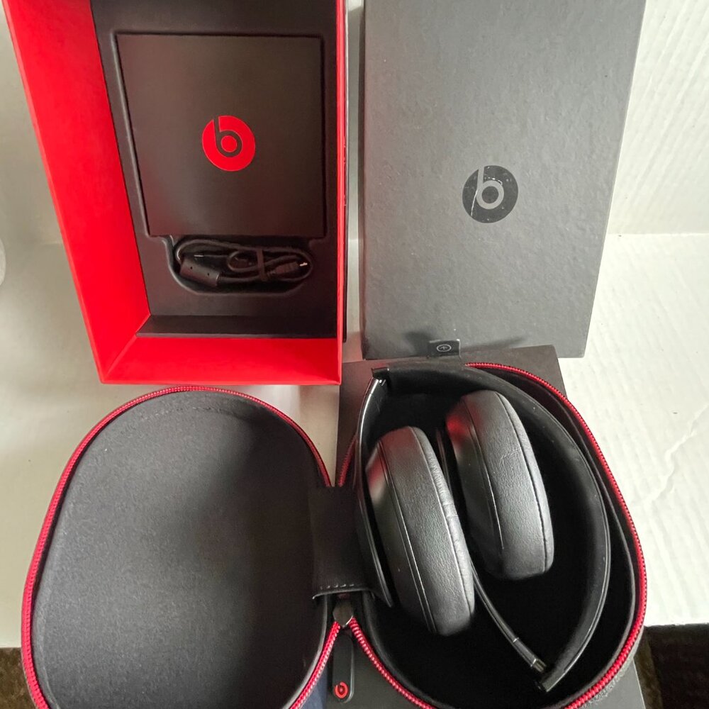 Beats Studio3 Wireless Noise Cancelling On-Ear Headphones (Black)